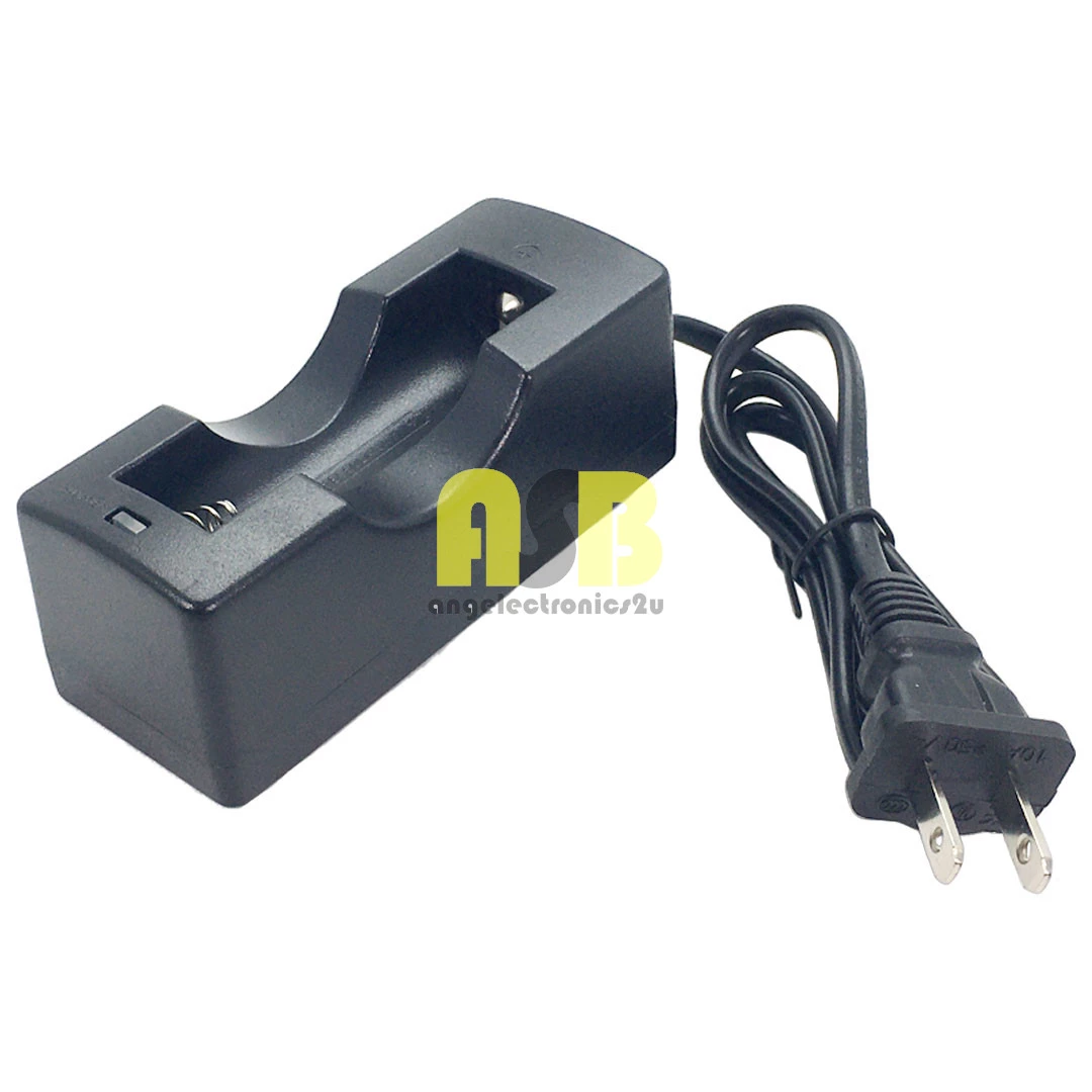 (1pc) Tangs Fire 3.7V Battery Charger ( US Plug ) ( 033023112 )